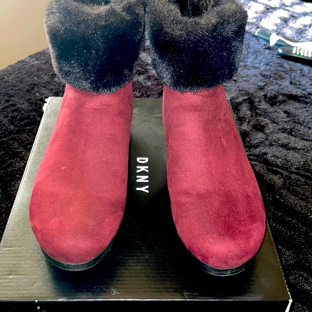 DKNY Abri Burgundy Microsuede & Fur Bootie Size 10!! Only Worn a few times!!